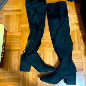 Forever 21 Black Boot Size 8 1/2